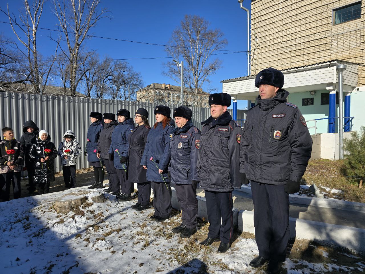 «Говорят, человек не умирает, пока жива память о нем. А память жива…» «Говорят, человек не умирает, пока жива память о нем. А память жива…»