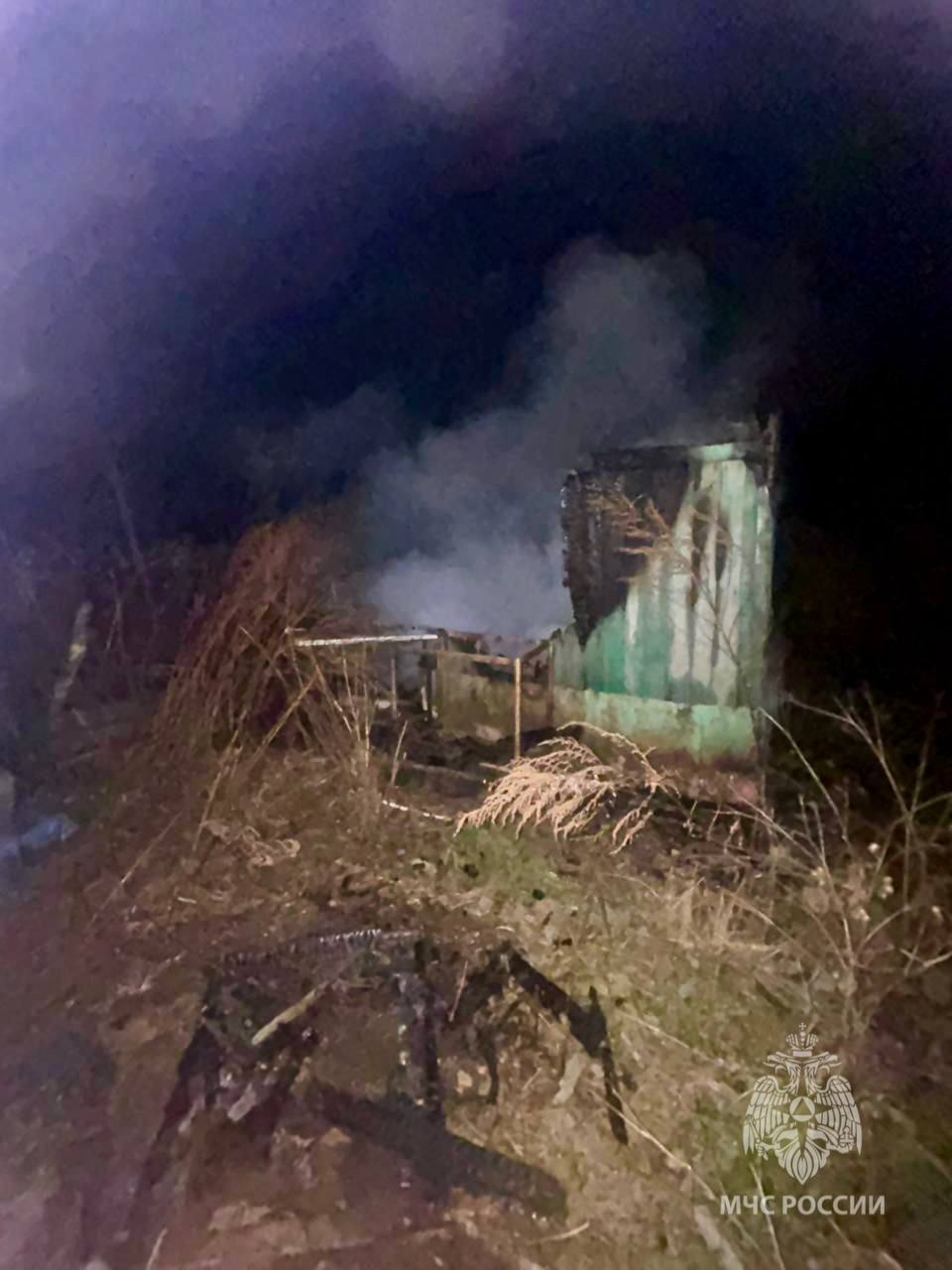 Подросток чуть не сжег чужой сарай в Будукане