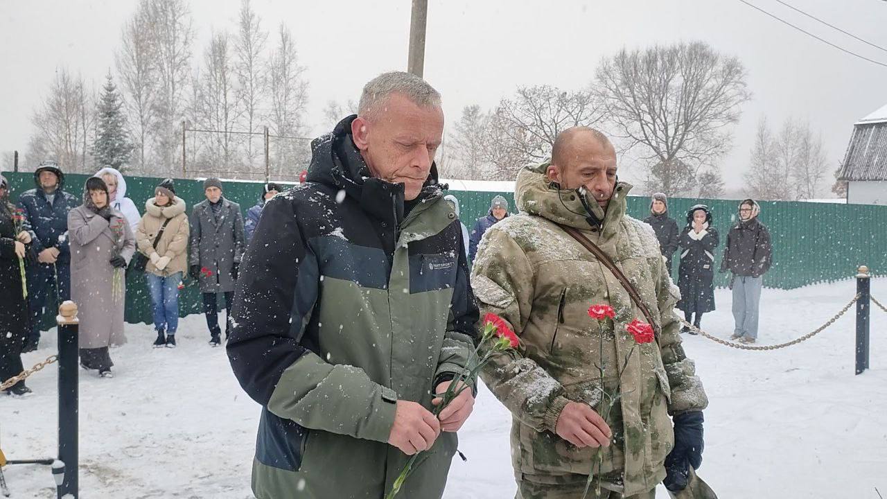 В селе Птичник открыли Аллею Памяти В селе Птичник открыли Аллею Памяти