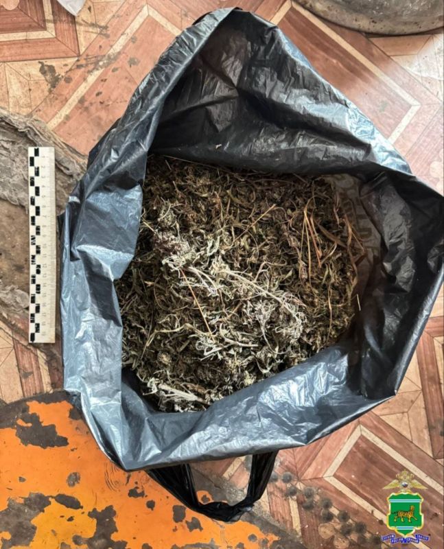 В Октябрьском районе задержан подозреваемый в незаконном хранении наркотических средств