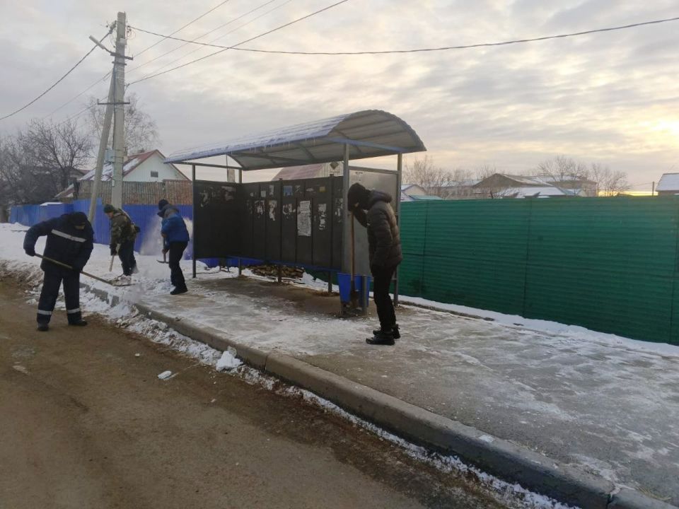 Коммунальные службы продолжают наводить порядок на улицах Биробиджана