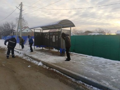 Коммунальные службы продолжают наводить порядок на улицах Биробиджана