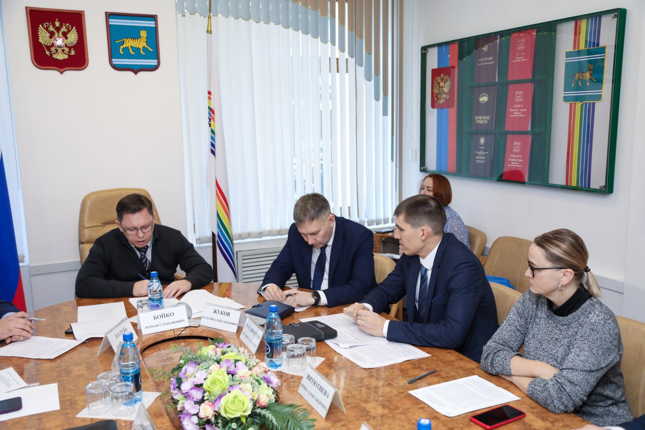 В парламенте ЕАО состоялось заседание согласительной комиссии В парламенте ЕАО состоялось заседание согласительной комиссии