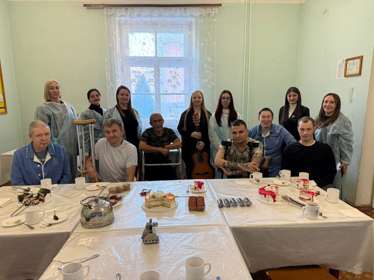 Молодёжные активисты посетили военный госпиталь в ЕАО Молодёжные активисты посетили военный госпиталь в ЕАО