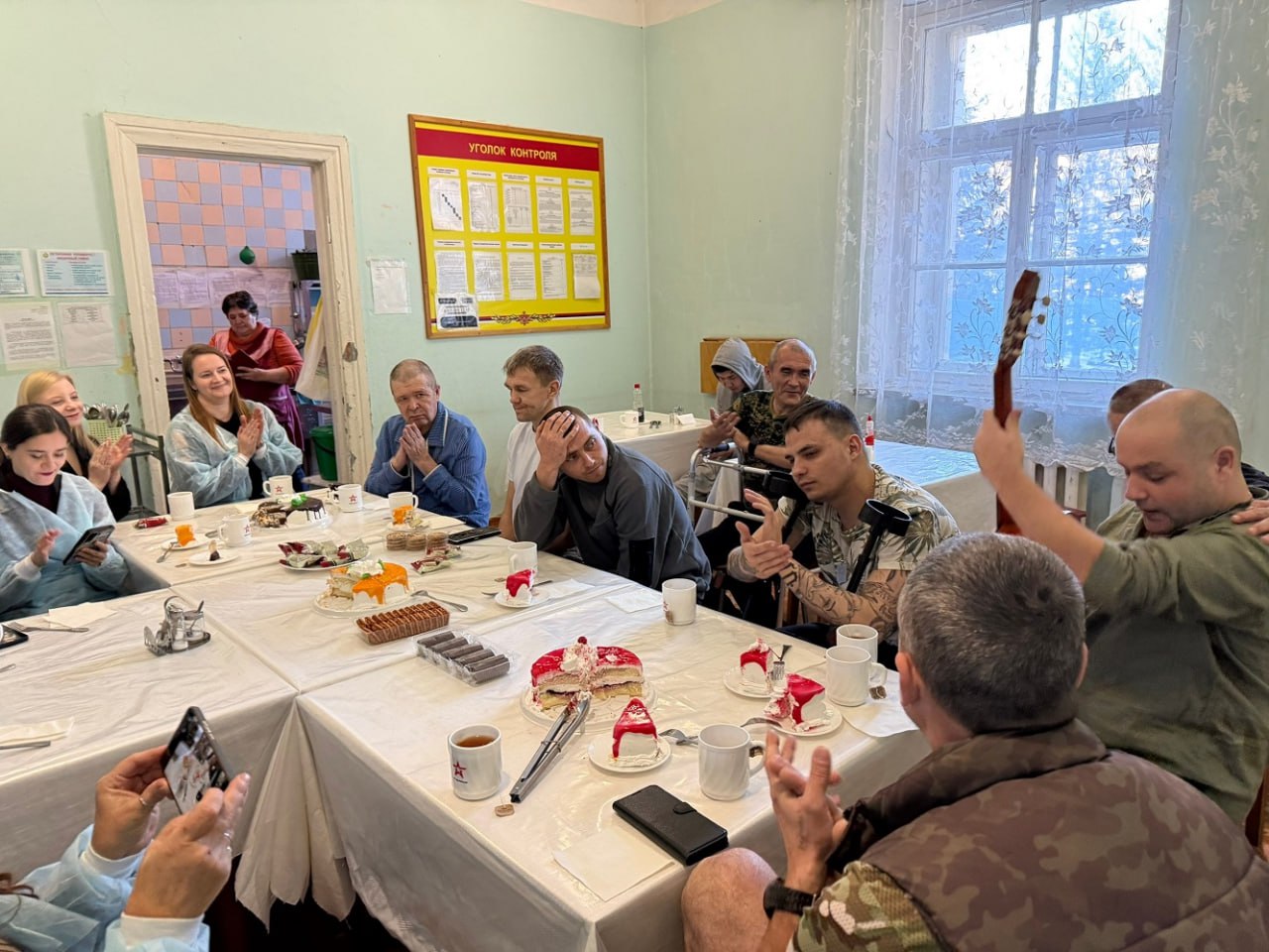 Молодёжные активисты посетили военный госпиталь в ЕАО Молодёжные активисты посетили военный госпиталь в ЕАО