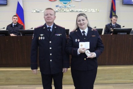 В УМВД России по ЕАО в торжественной обстановке наградили сотрудников службы участковых уполномоченных полиции