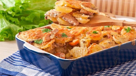 Подавайте эту быструю запеканку на стол с пылу с жару: расхватают моментально