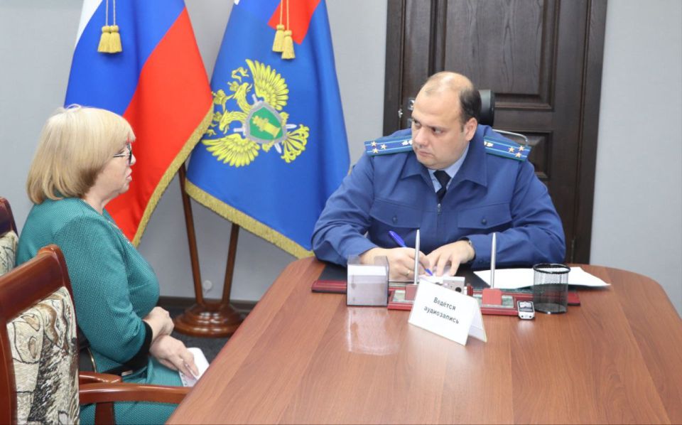 Сегодня, 18 ноября 2025 года, прокурор Еврейской автономной области Дмитрий Седых провел личный прием граждан