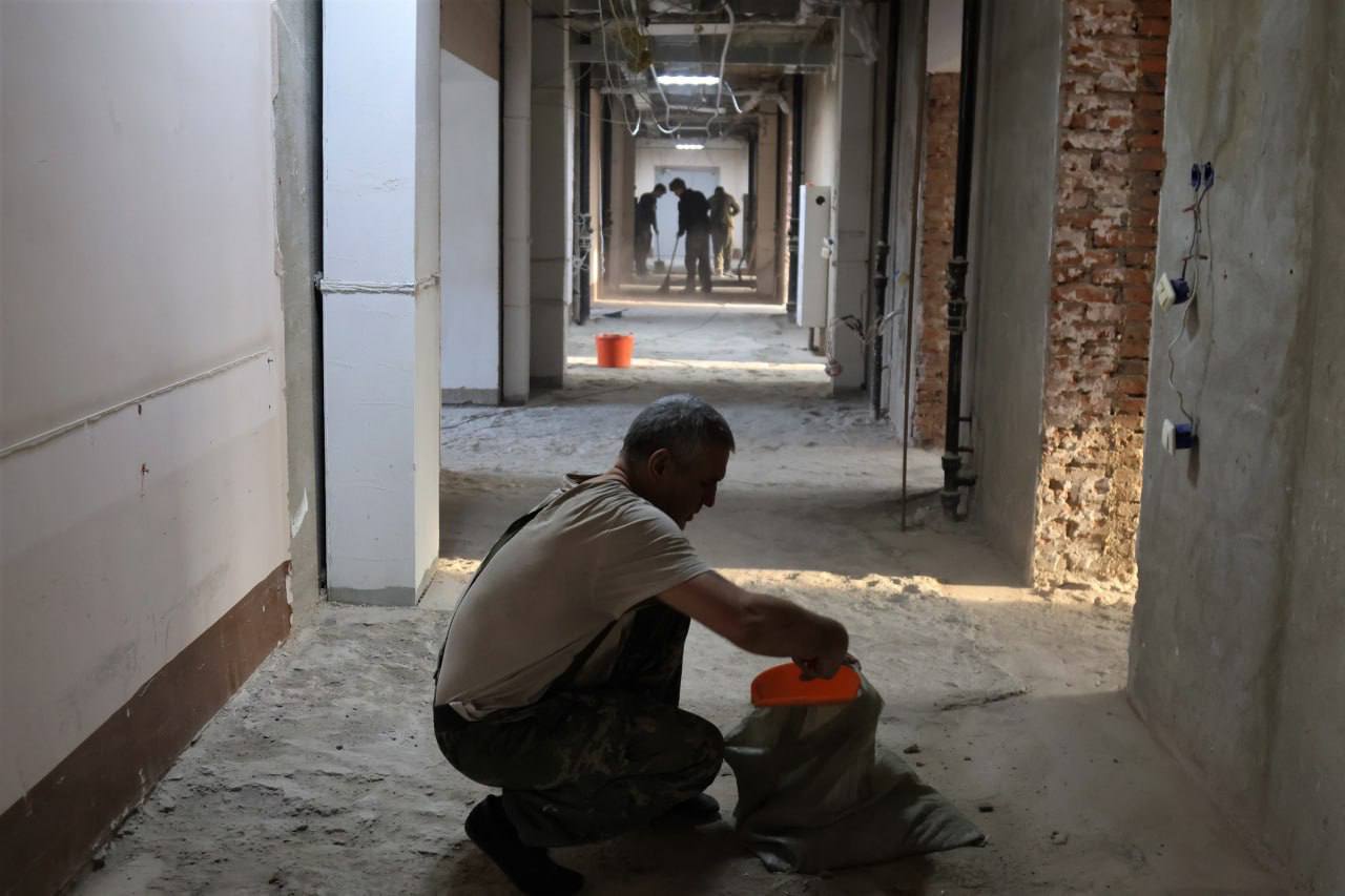 Продолжается капитальный ремонт в областной больнице Биробиджана Продолжается капитальный ремонт в областной больнице Биробиджана