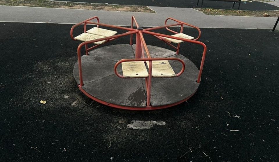 Прокуратура потребовала от администрации привести в нормативное состояние детскую игровую площадку по пер.Почтовый в пос. Смидович ЕАО