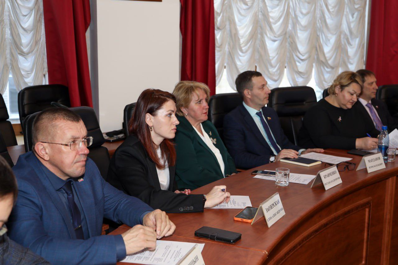 Состоялось внеочередное заседание Законодательного Собрания ЕАО Состоялось внеочередное заседание Законодательного Собрания ЕАО