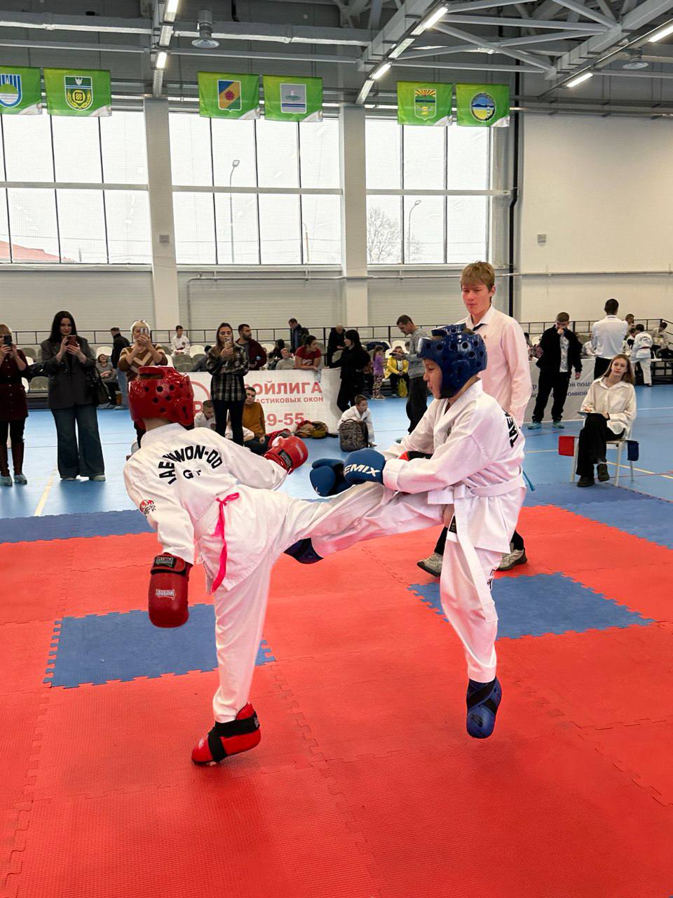 Тхэквондо в Биробиджане объединило 120 спортсменов от 4 до 47 лет Тхэквондо в Биробиджане объединило 120 спортсменов от 4 до 47 лет