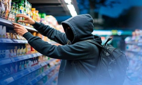 В Биробиджане задержан рецидивист, похитивший из магазина 14 банок шоколадной пасты