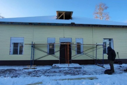 Ремонтные работы в Доме детского творчества поселка Приамурский Смидовичского района ЕАО продолжаются