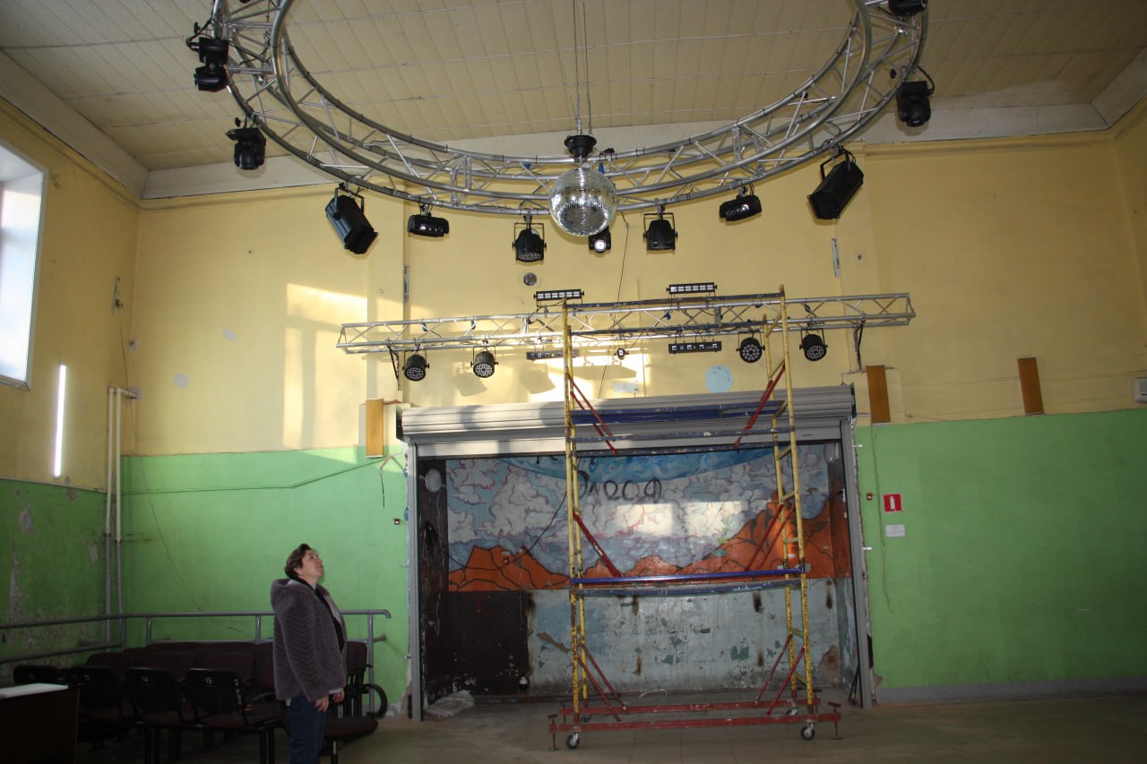 Звуковое и световое оснащение малого зала обновилось в Доме культуры Октябрьского района ЕАО Звуковое и световое оснащение малого зала обновилось в Доме культуры Октябрьского района ЕАО