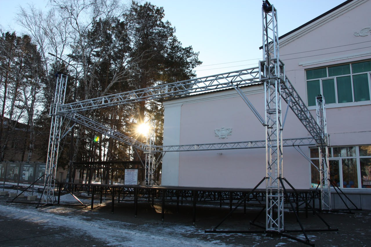 Звуковое и световое оснащение малого зала обновилось в Доме культуры Октябрьского района ЕАО Звуковое и световое оснащение малого зала обновилось в Доме культуры Октябрьского района ЕАО