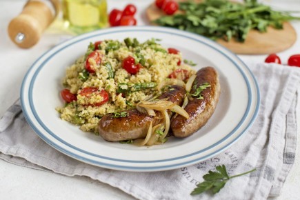 Сочные свиные купаты с кускусом: идеальное блюдо для летнего ужина