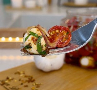 Как быстро подготовить вкусную закуску: простой и эффектный рецепт