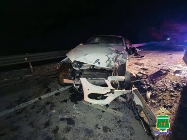 Бесправный водитель иномарки выехал на встречную полосу и спровоцировал смертельную аварию