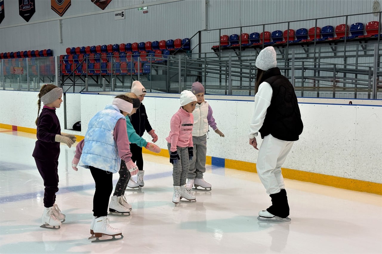 Секция фигурного катания начала работу в спортивной школе ЕАО Секция фигурного катания начала работу в спортивной школе ЕАО