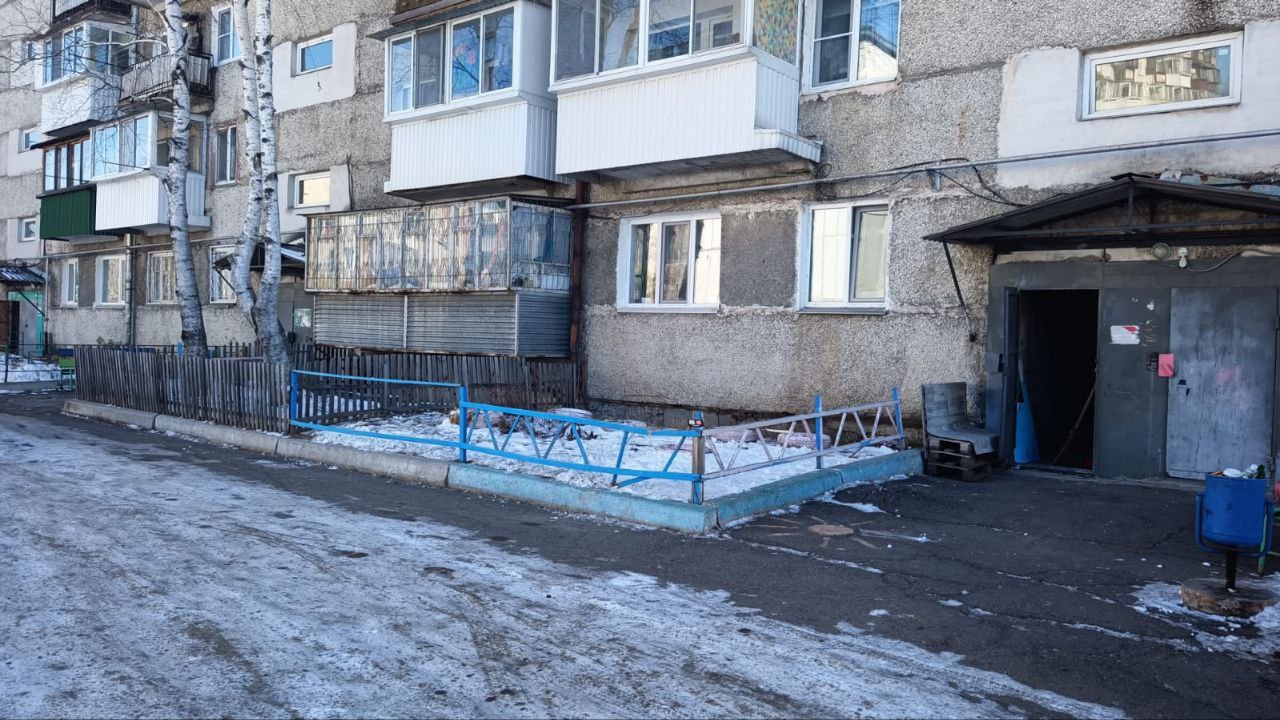 По итогам прямой линии с губернатором: депутаты и представители мэрии провели выездной прием граждан на улице Московской По итогам прямой линии с губернатором: депутаты и представители мэрии провели выездной прием граждан на улице Московской