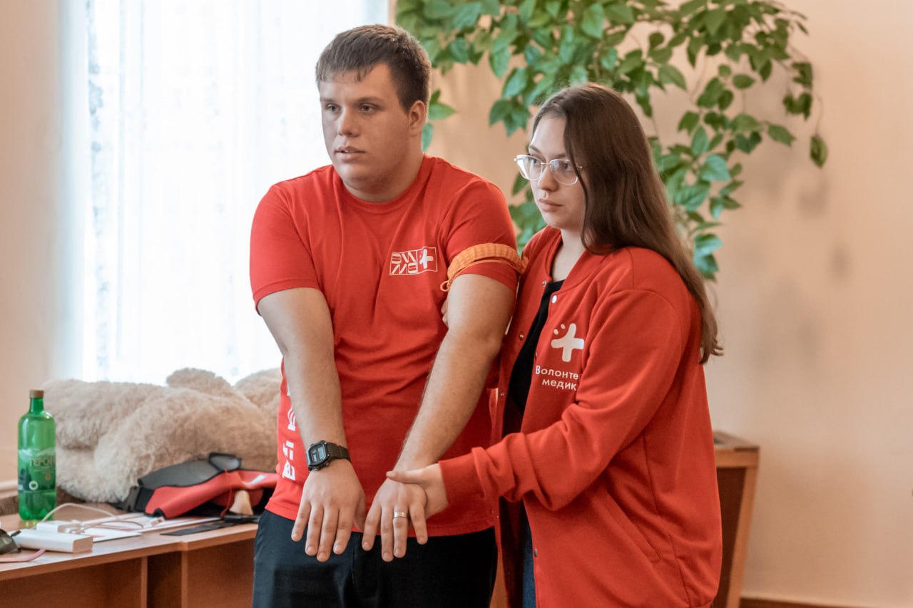 Группа медиков ЕАО посетила подшефный Амвросиевский округ ДНР Группа медиков ЕАО посетила подшефный Амвросиевский округ ДНР