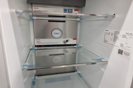 Как быстро разморозить холодильник: почему метод с горячей водой работает лучше всего