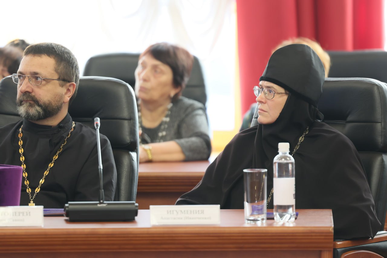 Губернатор ЕАО Мария Костюк выступила перед участниками ХХ Иннокентьевских Рождественских образовательных чтений Губернатор ЕАО Мария Костюк выступила перед участниками ХХ Иннокентьевских Рождественских образовательных чтений