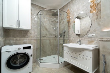 Забудьте о плесени: простой способ очистить швы в ванной без химии