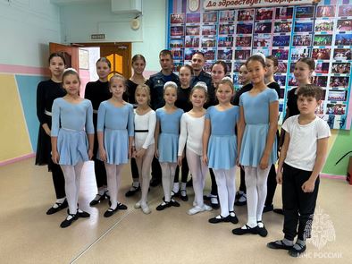 Воспитанники колледжа культуры, Владимир Турбин и Сергей Ишуткин желают тебе безопасной среды!