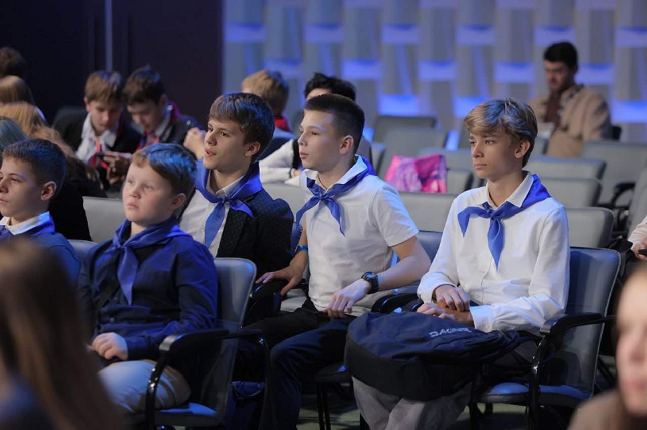 Диалог «Вопросы поколений»: Дальний Восток – самая привлекательная часть страны Диалог «Вопросы поколений»: Дальний Восток – самая привлекательная часть страны