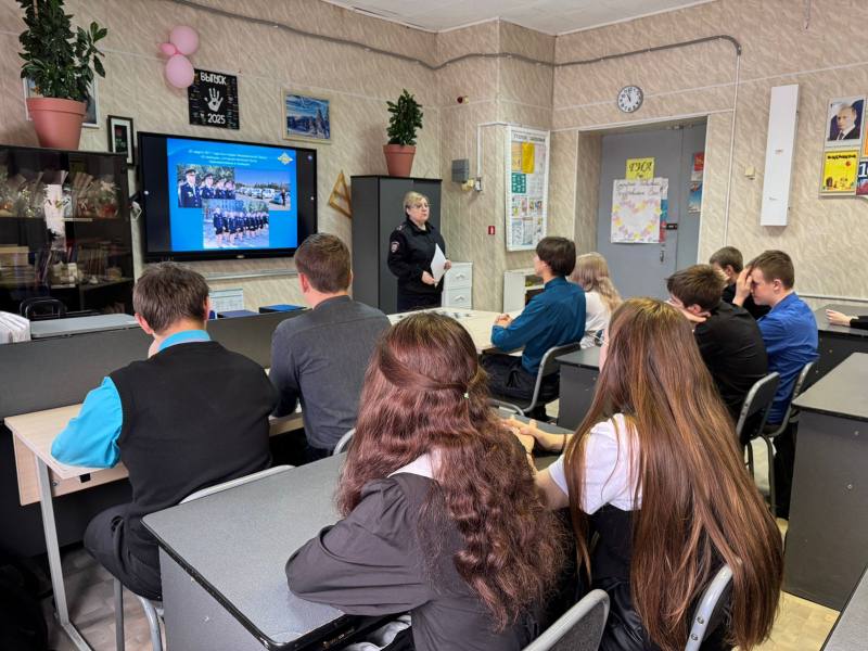 Школьники поселка Смидович узнали о разных профессиях органов внутренних дел