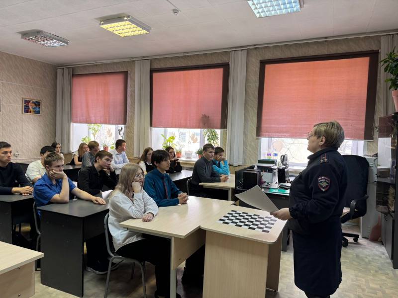 Школьники поселка Смидович узнали о разных профессиях органов внутренних дел Школьники поселка Смидович узнали о разных профессиях органов внутренних дел