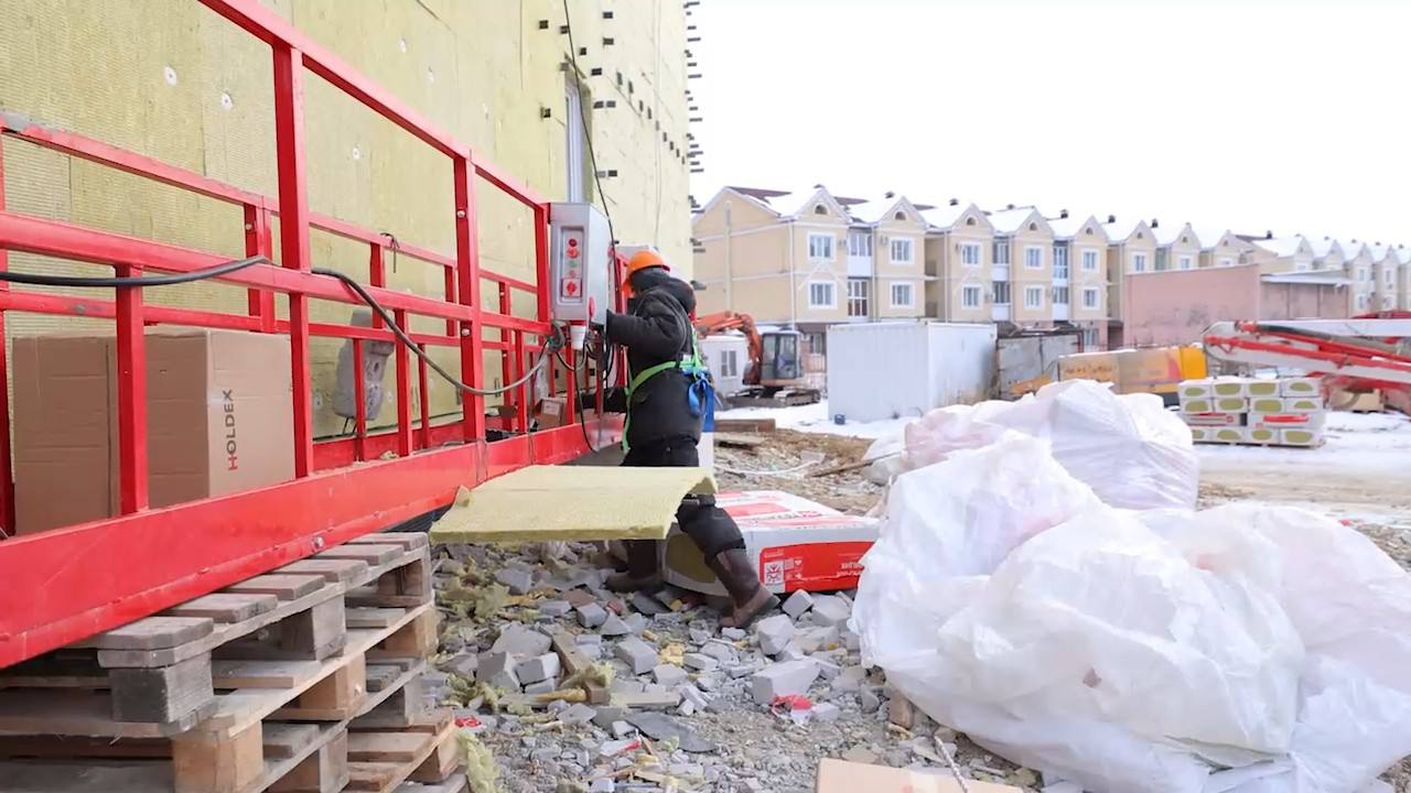 Возведение первого в регионе арендного дома продолжается в Биробиджане Возведение первого в регионе арендного дома продолжается в Биробиджане