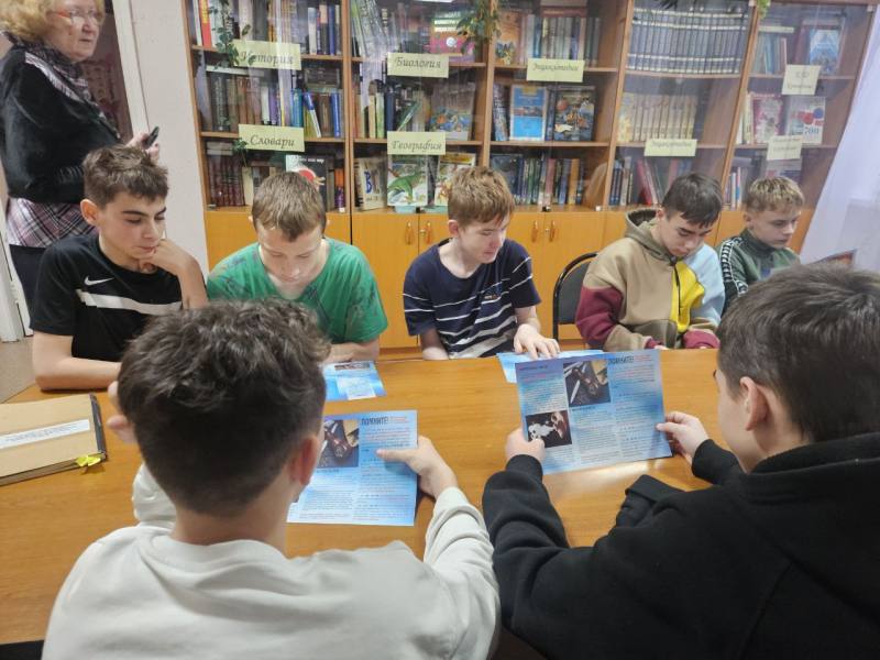 Профилактика правонарушений: в Биробиджане полицейские провели беседу с воспитанниками детского дома Профилактика правонарушений: в Биробиджане полицейские провели беседу с воспитанниками детского дома