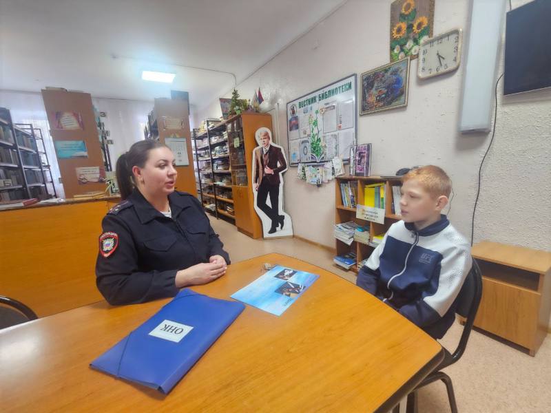 Профилактика правонарушений: в Биробиджане полицейские провели беседу с воспитанниками детского дома Профилактика правонарушений: в Биробиджане полицейские провели беседу с воспитанниками детского дома