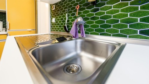 Канализация тут ни при чем: вот почему из раковины неприятно пахнет