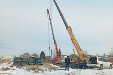 В Биробиджане, в поселке Кирпичики начался монтаж нового моста через реку Икуру