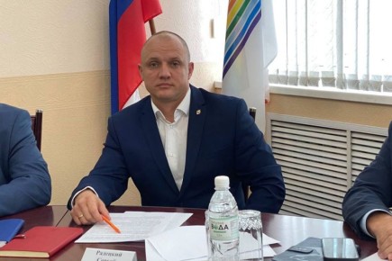 ВОПРОС НА ЗАСЫПКУ. А председатель городской Думы Радецкий Сергей Анатольевич не желает, как минимум, объясниться со своим коллегой и однопартийцем Александром Романовым по поводу соответствия его публичных высказываний про...