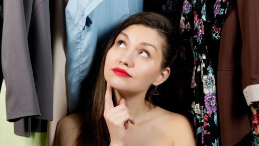 Краснеть в гостях не придется: вы в два счета решите проблему «прилипшего» платья без антистатика