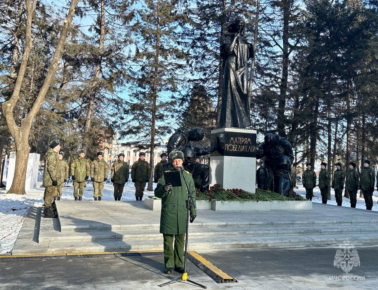 Памятник Матерям победителей открыли в Биробиджане Памятник Матерям победителей открыли в Биробиджане