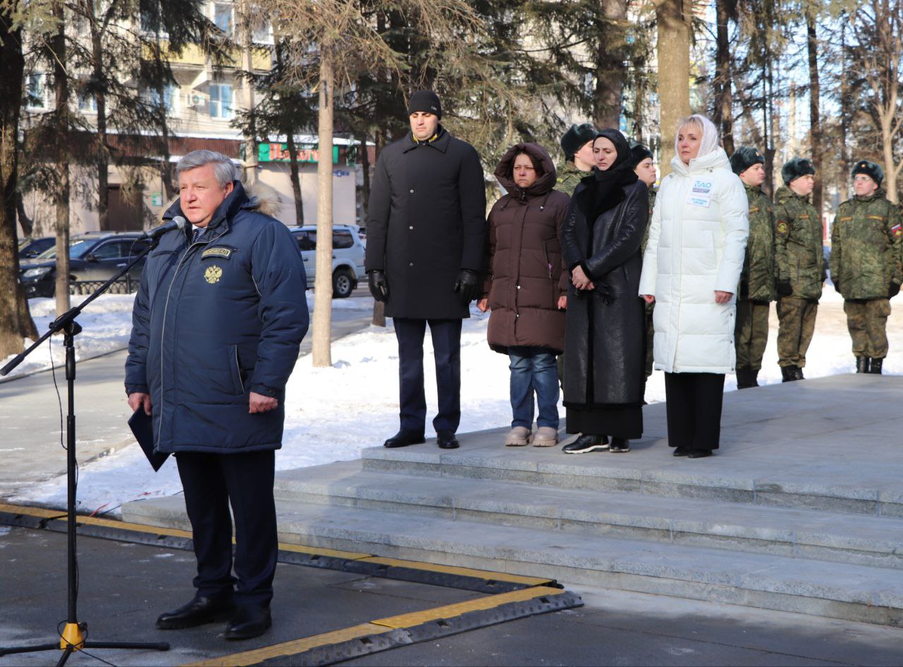 В памятную дату, приуроченную ко Дню Героев Отечества, прокурор Еврейской автономной области Дмитрий Седых принял участие в торжественной церемонии открытия мемориала «Матерям Победителей» В памятную дату, приуроченную ко Дню Героев Отечества, прокурор Еврейской автономной области Дмитрий Седых принял участие в торжественной церемонии открытия мемориала «Матерям Победителей»