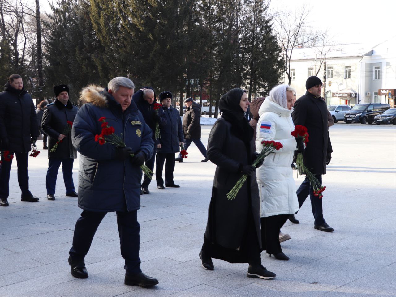 В памятную дату, приуроченную ко Дню Героев Отечества, прокурор Еврейской автономной области Дмитрий Седых принял участие в торжественной церемонии открытия мемориала «Матерям Победителей» В памятную дату, приуроченную ко Дню Героев Отечества, прокурор Еврейской автономной области Дмитрий Седых принял участие в торжественной церемонии открытия мемориала «Матерям Победителей»