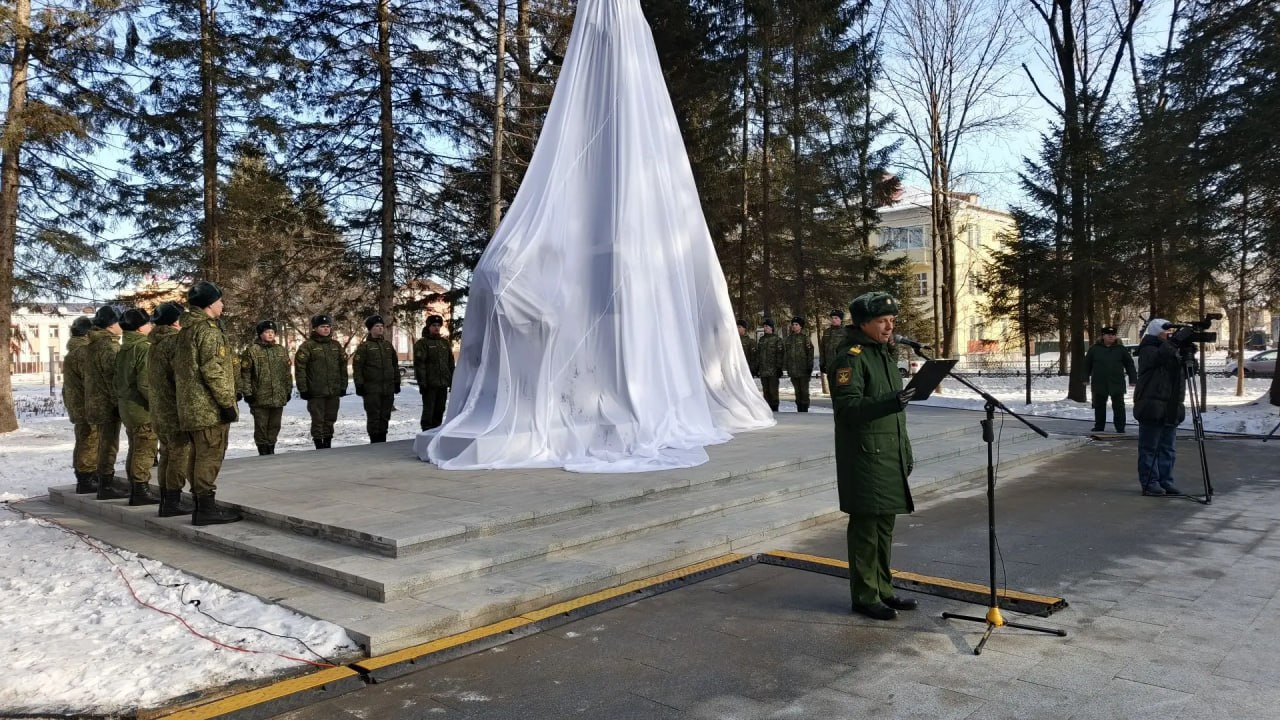 Депутаты городской Думы Биробиджана приняли участие в открытии памятника матерям победителей Депутаты городской Думы Биробиджана приняли участие в открытии памятника матерям победителей