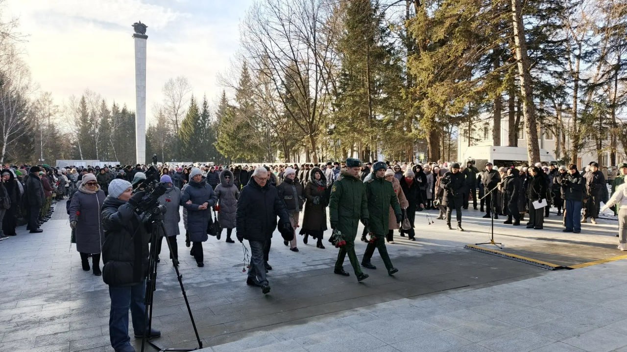 Депутаты городской Думы Биробиджана приняли участие в открытии памятника матерям победителей Депутаты городской Думы Биробиджана приняли участие в открытии памятника матерям победителей