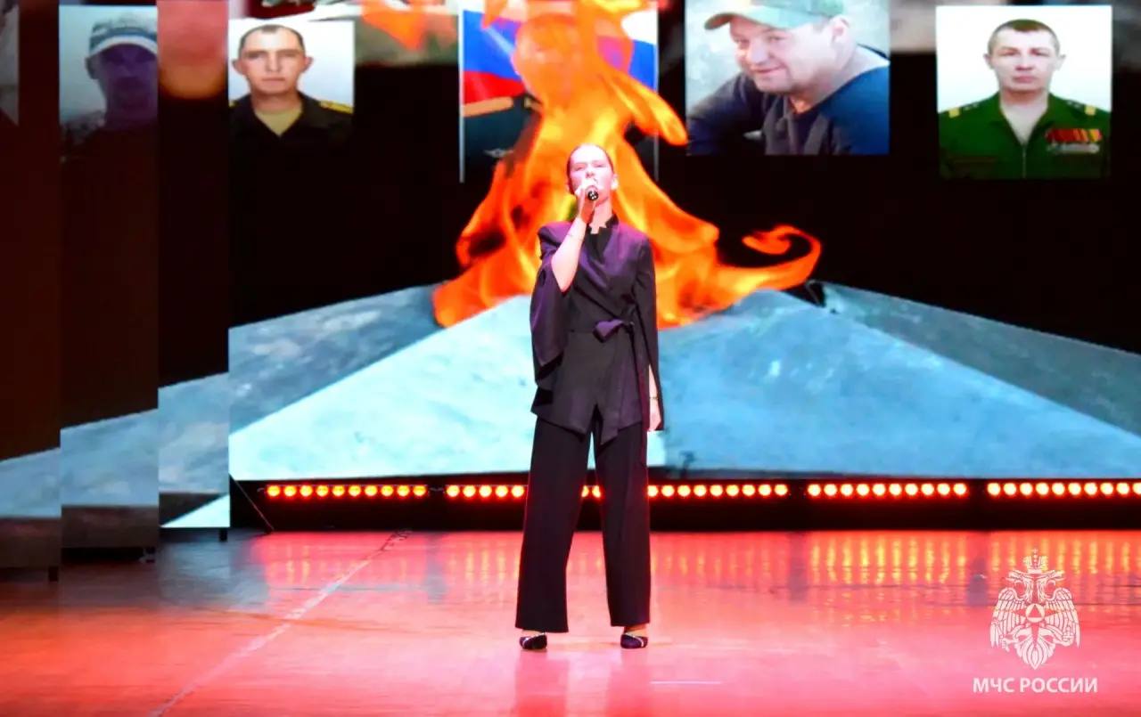 В День Героев Отечества гостями концерта-спектакля стали спасатели ЕАО