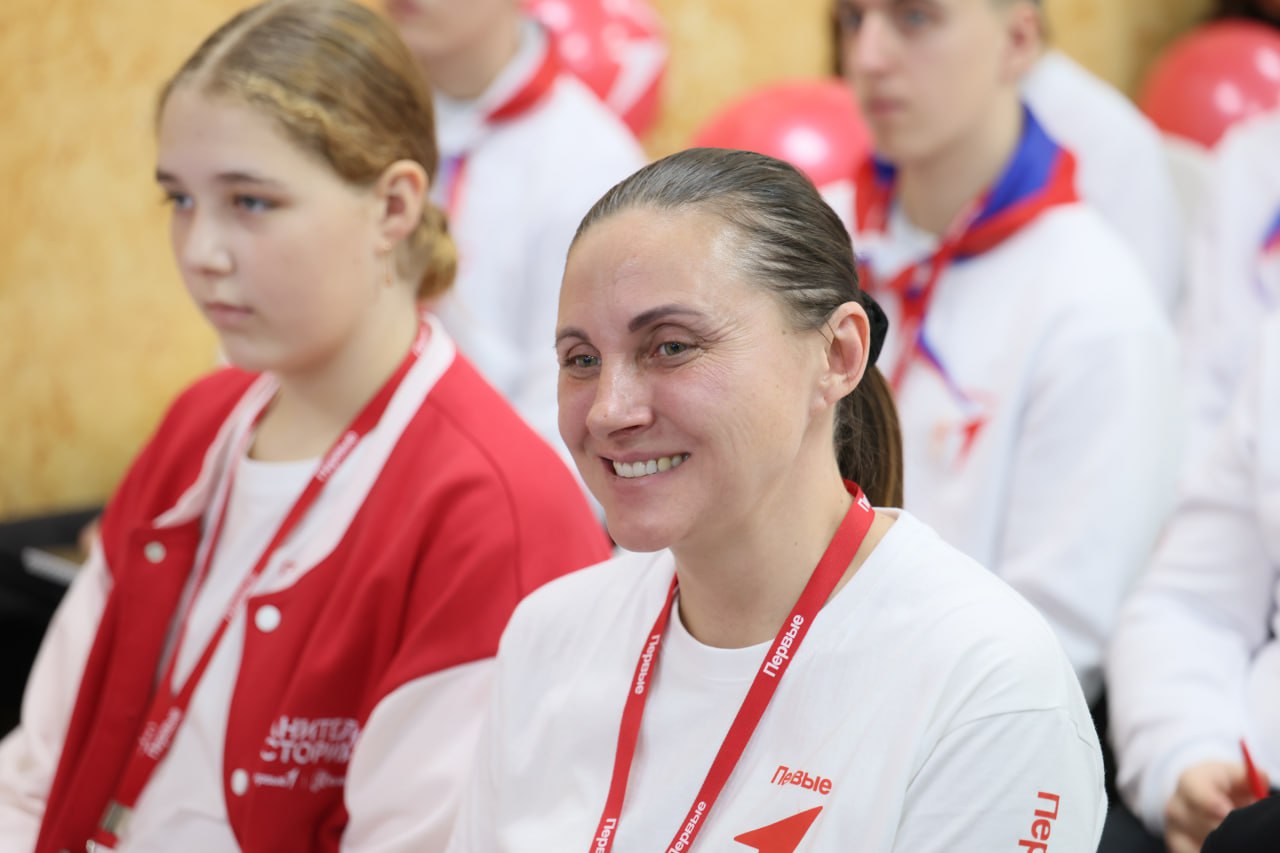 Губернатор ЕАО Мария Костюк отметила достижения и наградила активистов «Движения Первых» Губернатор ЕАО Мария Костюк отметила достижения и наградила активистов «Движения Первых»