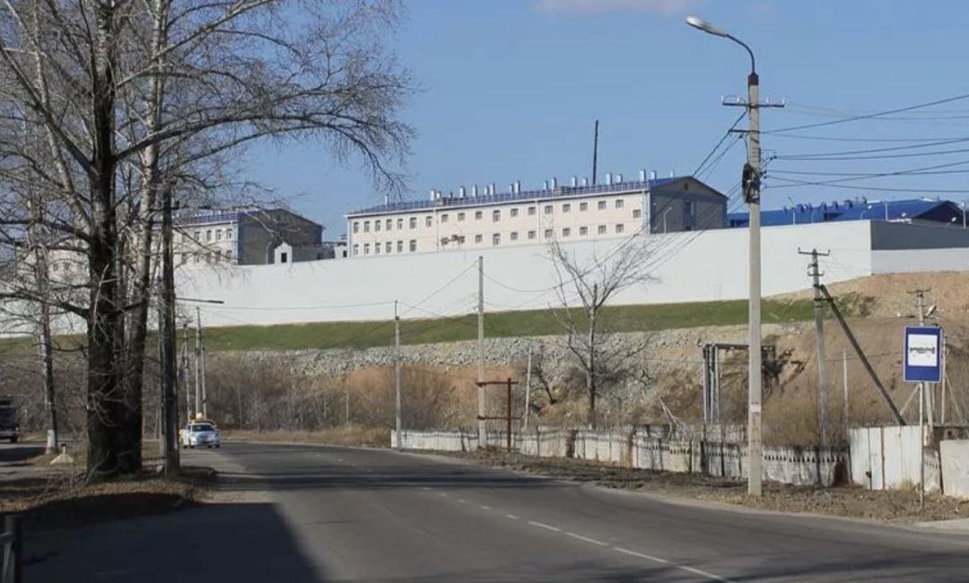 Допускал прогулы на работе: с учетом позиции прокурора суд заменил осужденному обязательные работы более строгим видом наказания Допускал прогулы на работе: с учетом позиции прокурора суд заменил осужденному обязательные работы более строгим видом наказания