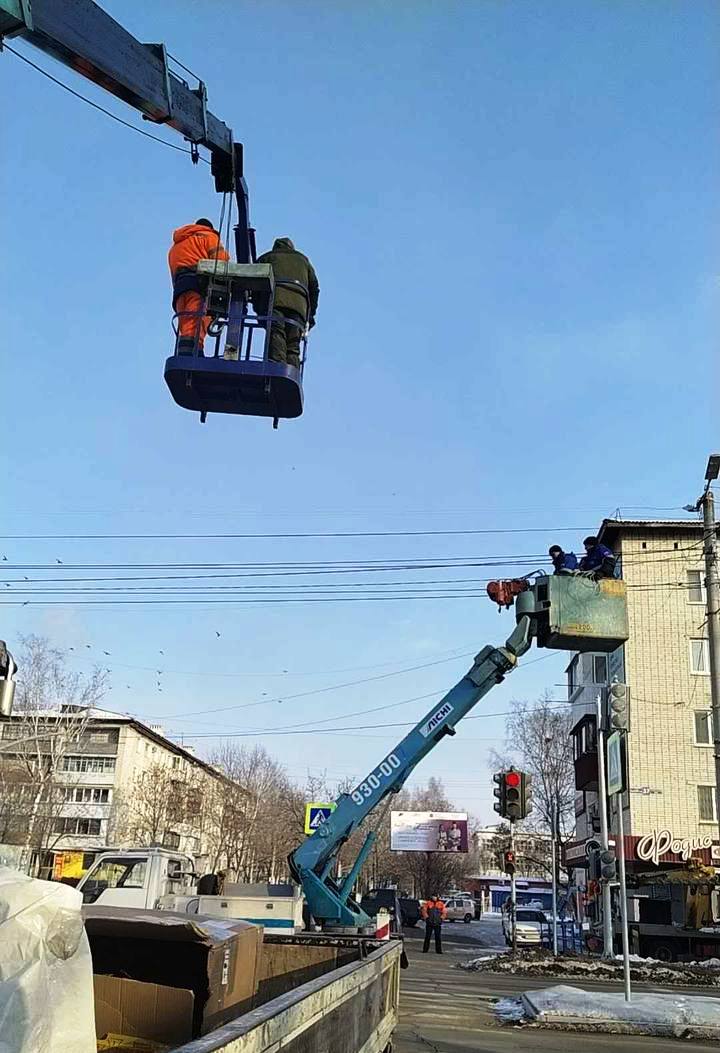 В Биробиджане обновляют светофоры В Биробиджане обновляют светофоры