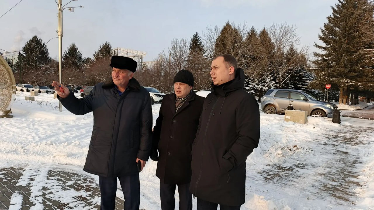 В Биробиджане контролируют ход работ по благоустройству набережной В Биробиджане контролируют ход работ по благоустройству набережной